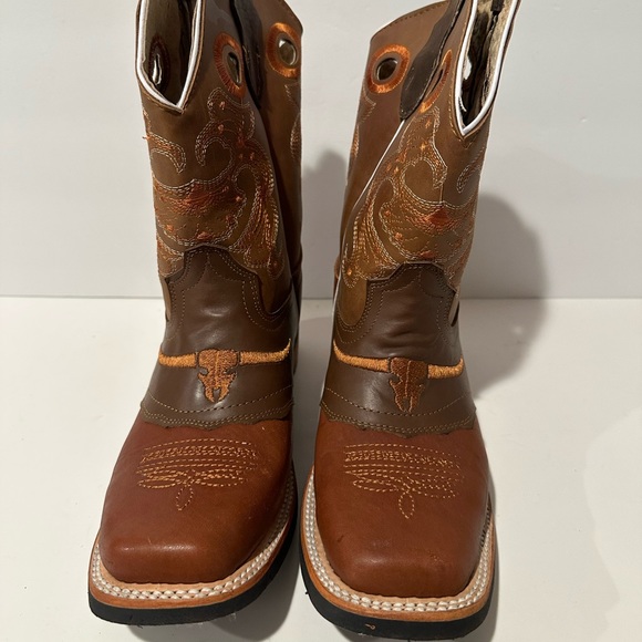 Broncos Western Boots - Picture 4 of 13